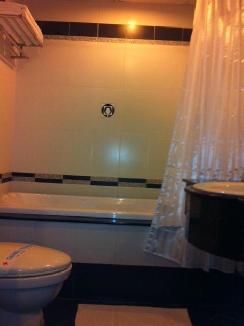 Hoang Vinh Hotel Ho Chi Minh-stad Buitenkant foto